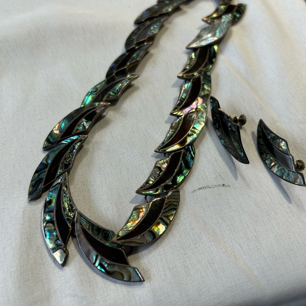 Vintage 60’s Elegant Silver and Abalone Shell Necklace and earrings - Picture 3 of 6